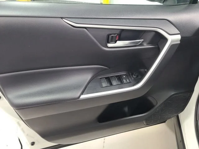 Used 2024 Ice Cap Toyota XLE image 13