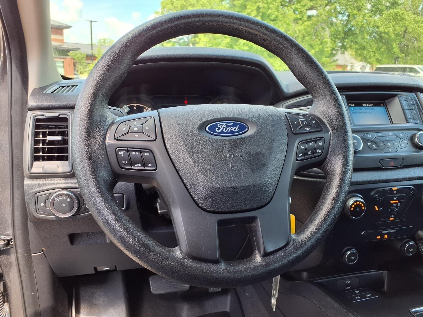 Used 2019 Magnetic Metallic Ford XL image 17