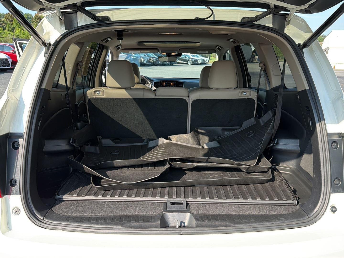 Used 2019 White Diamond Pearl Honda EX-L image 33