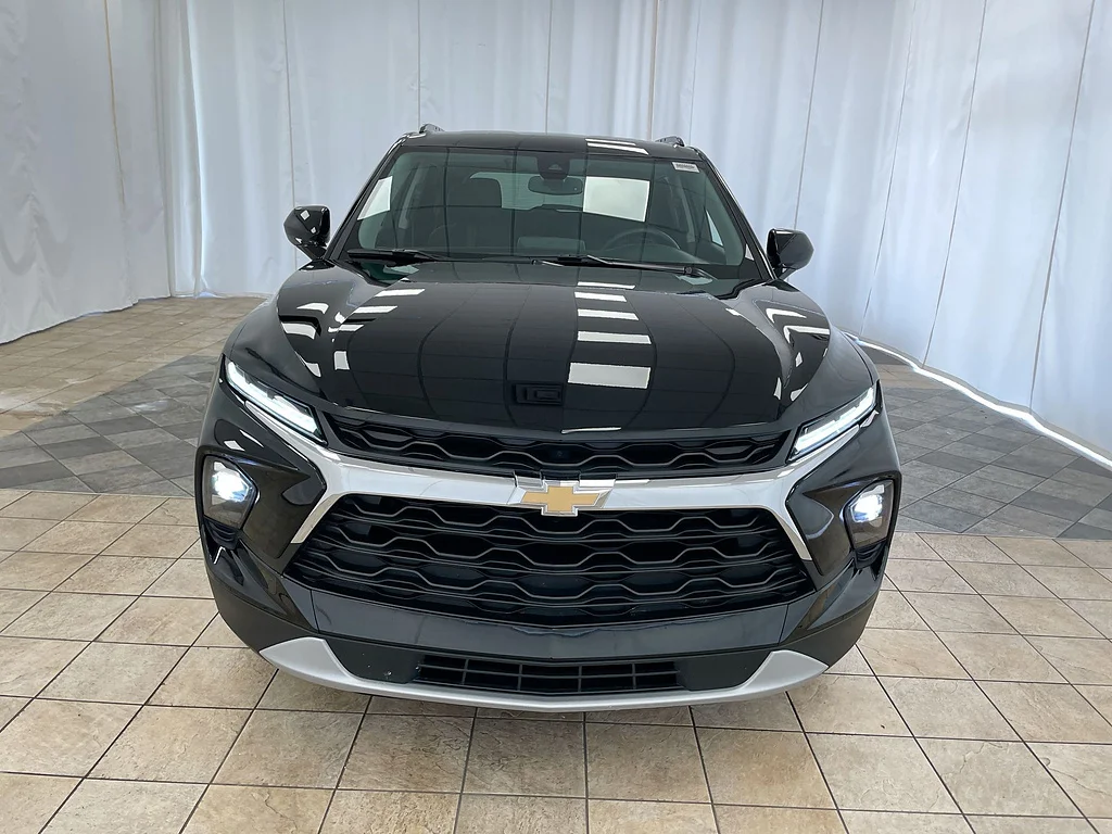 Used 2025 Black Chevrolet LT image 30