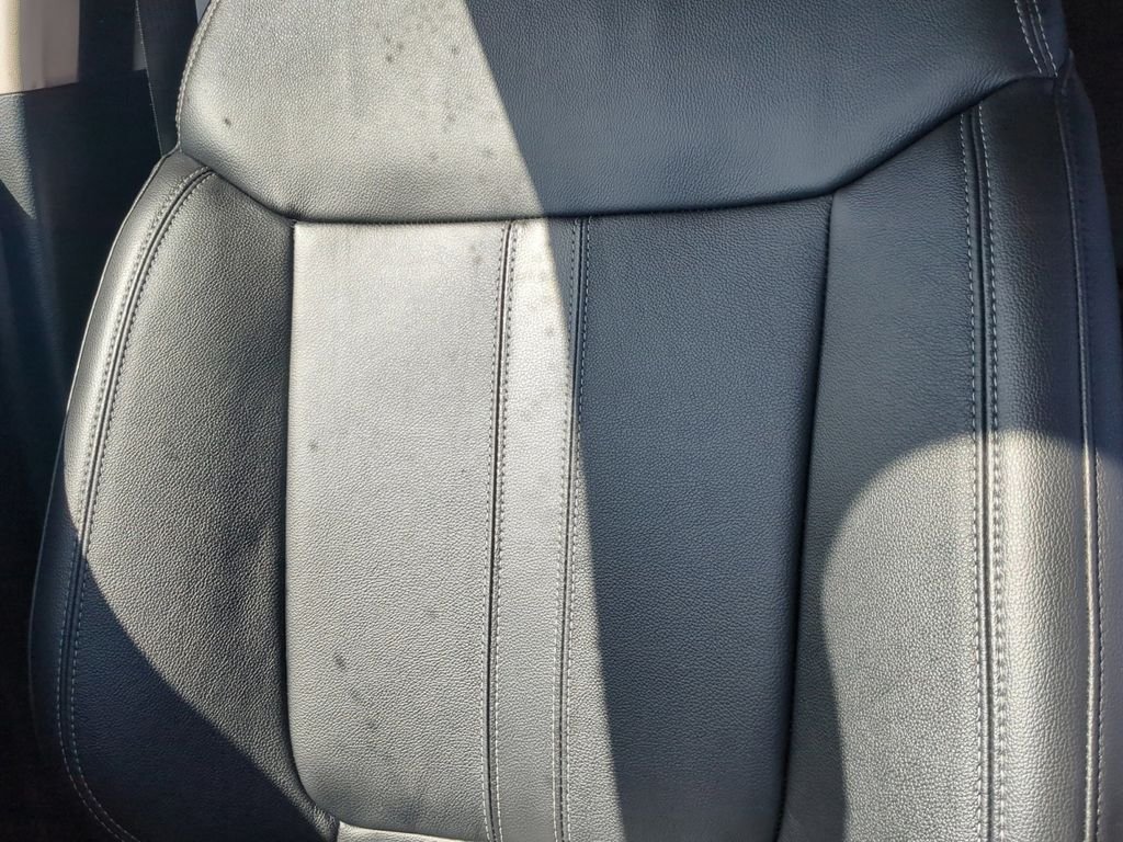 Used 2023 Carbonized Gray Metallic Ford Lariat image 24