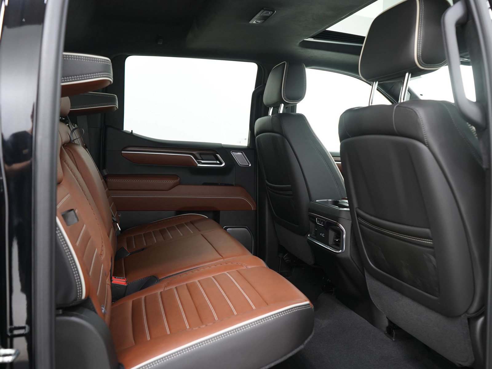 Used 2025 Black GMC Denali Ultimate image 14
