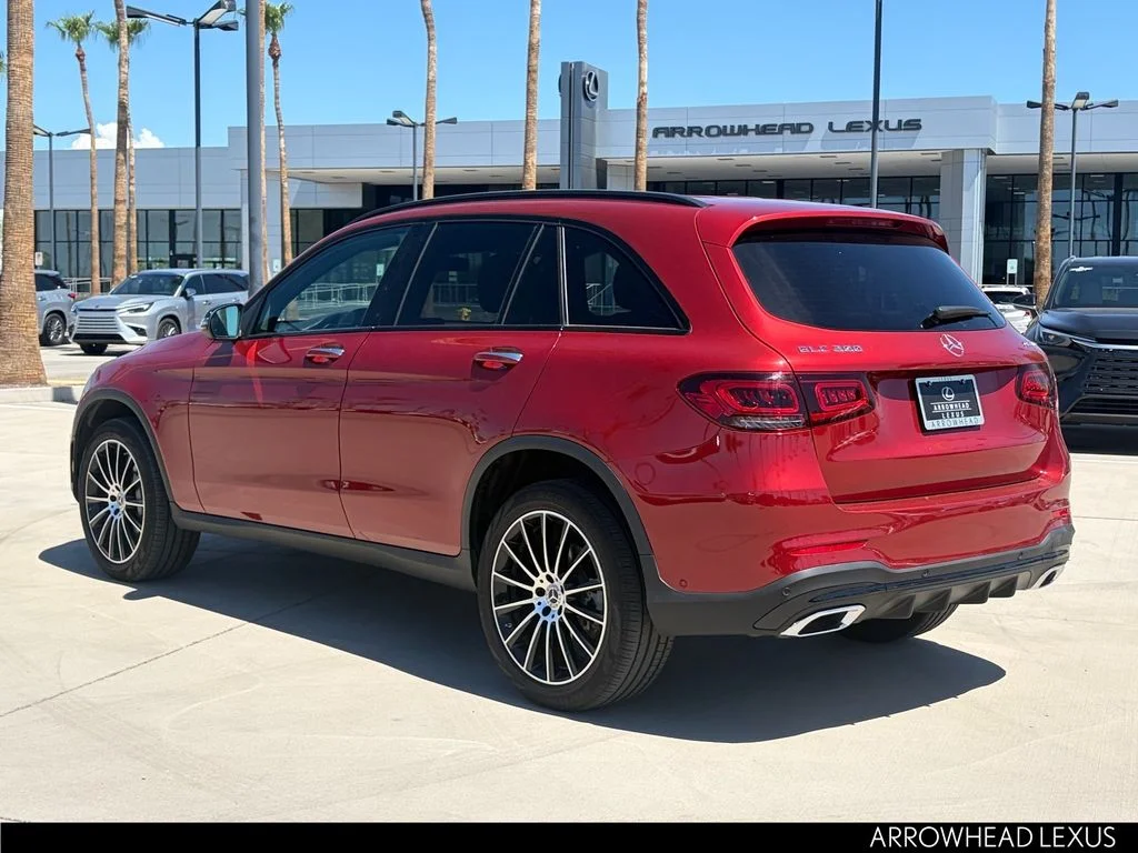 Used 2022 Red Mercedes-Benz GLC 300 image 4