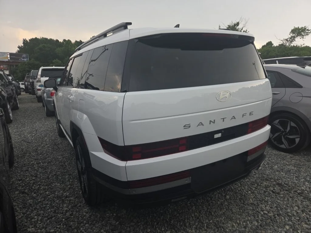 Used 2025 White Hyundai Limited image 6