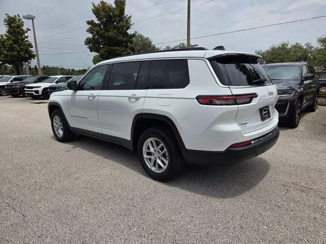 New 2026 Bright White Clear-Coat Exterior Paint Jeep Laredo X image 11