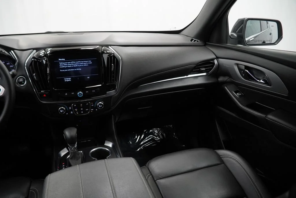 Used 2023 Mosaic Black Metallic Chevrolet LT Leather image 15