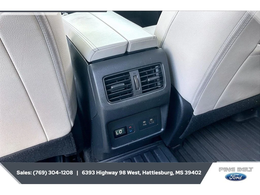 Used 2023 Pearl White Tricoat Nissan SL image 25