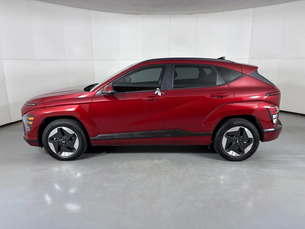 Used 2025 Red Hyundai SEL image 5