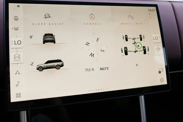 New 2026 Black Land Rover SE image 39