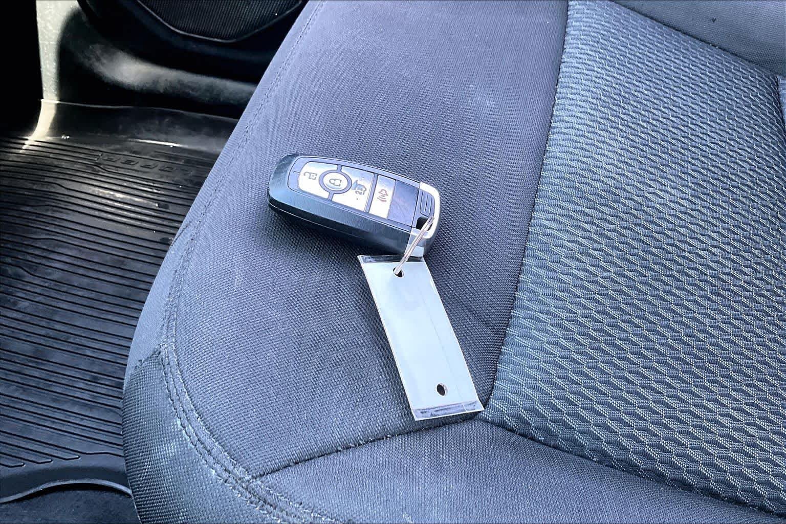 Used 2023 Iconic Silver Ford XLT image 13