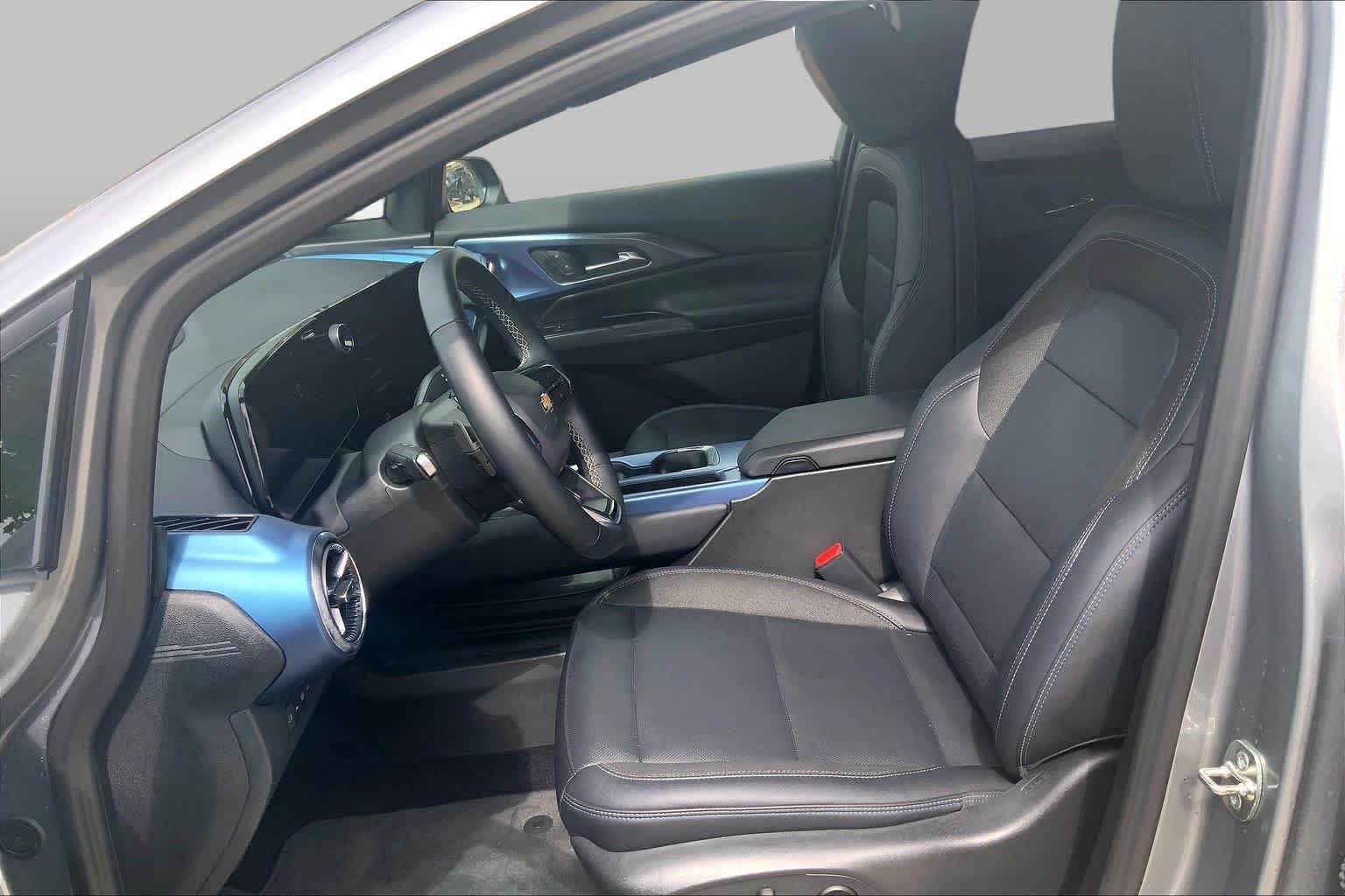 Used 2025 Sterling Gray Metallic Chevrolet LT2 w/PDE image 7