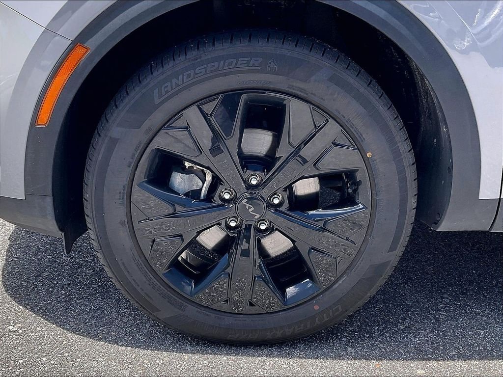 Used 2025 Wolf Gray Kia X-Line image 7
