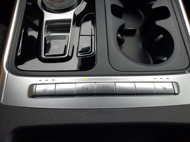 New 2027 Ivory Silver Kia EX image 28