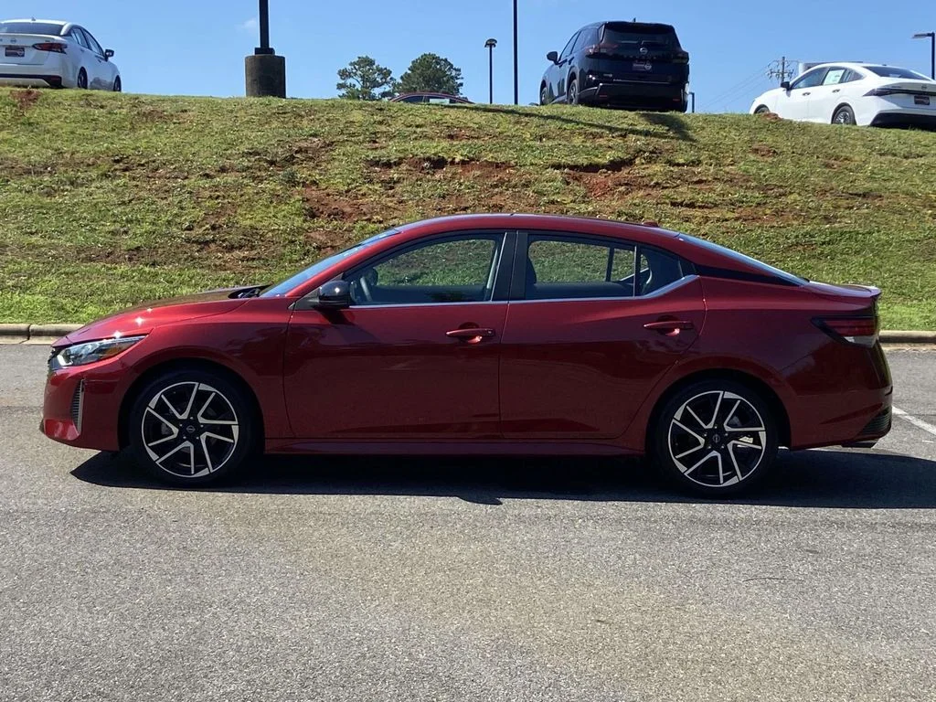 2025 Nissan Sentra SR - Photo 6