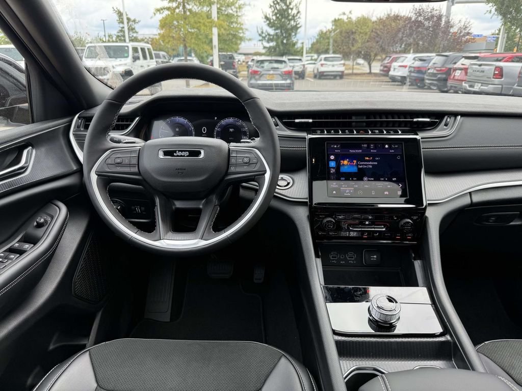 2025 Jeep Grand Cherokee Altitude - Photo 19