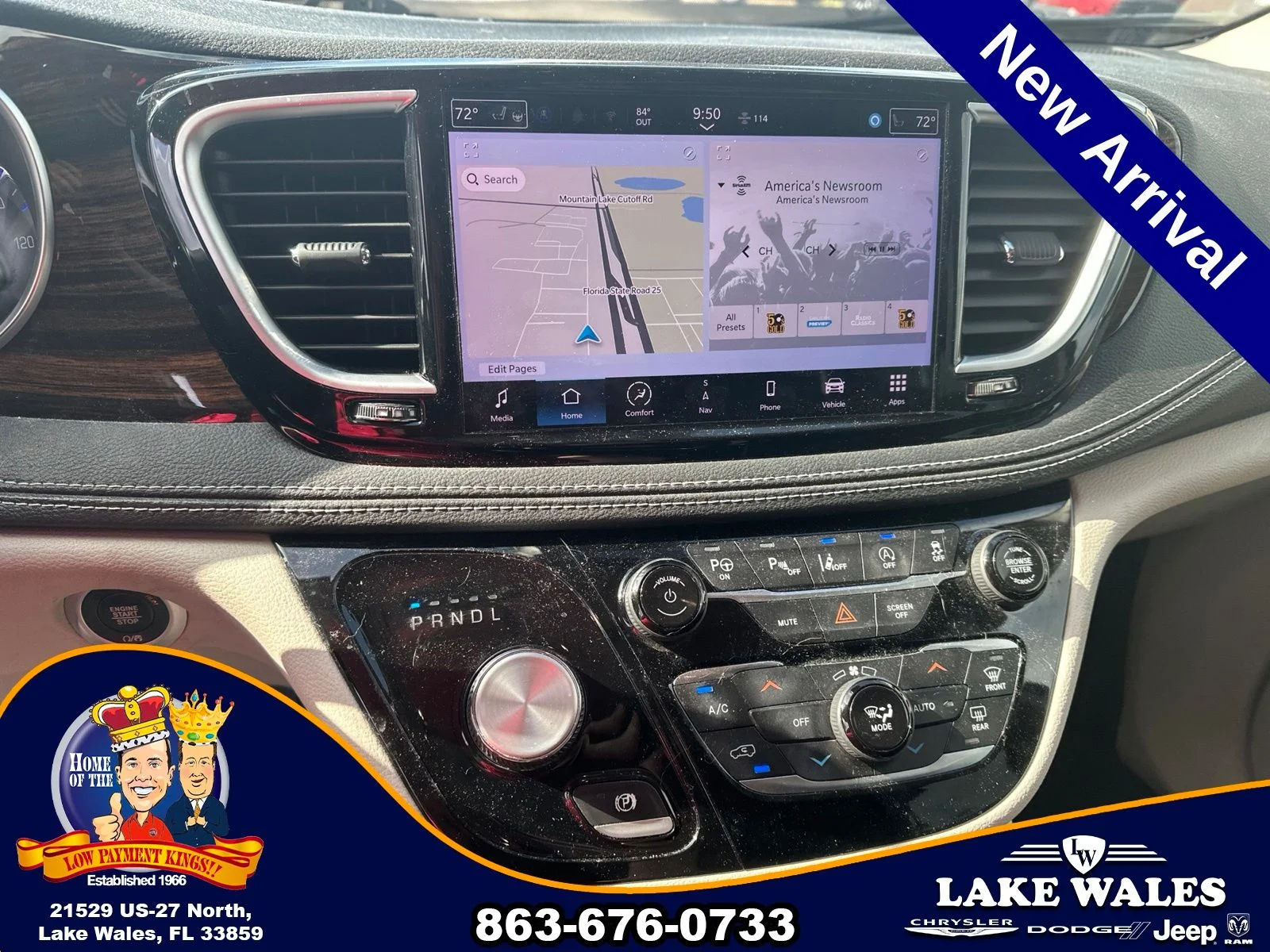 Used 2022 Blue Chrysler Limited image 18
