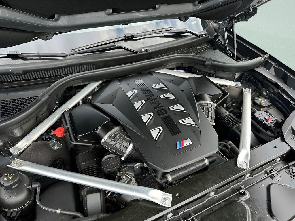 Used 2024 Gray BMW M60i image 28