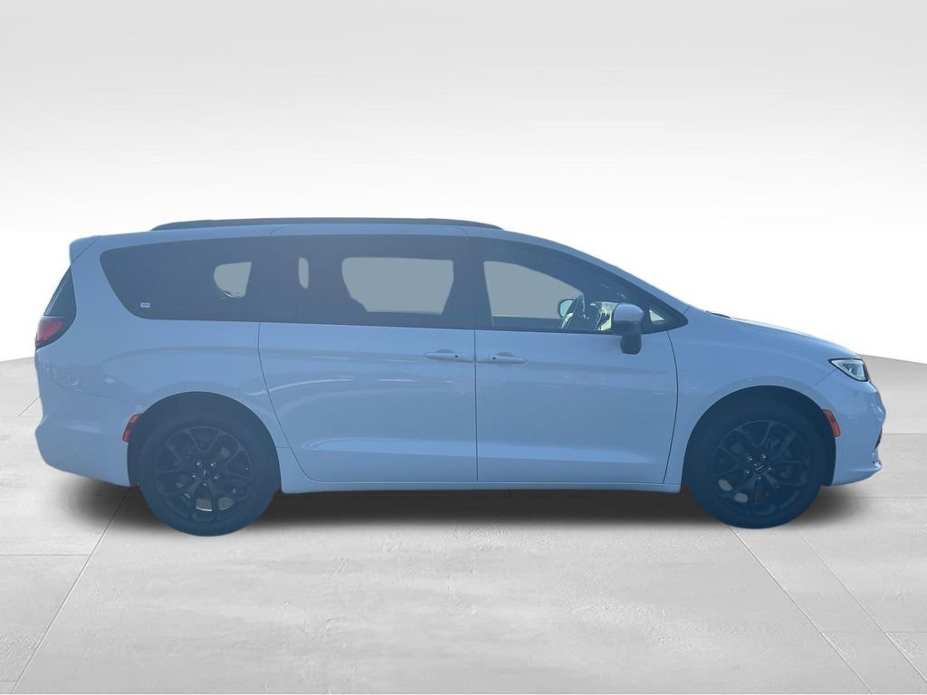 Used 2023 White Chrysler Touring L image 6