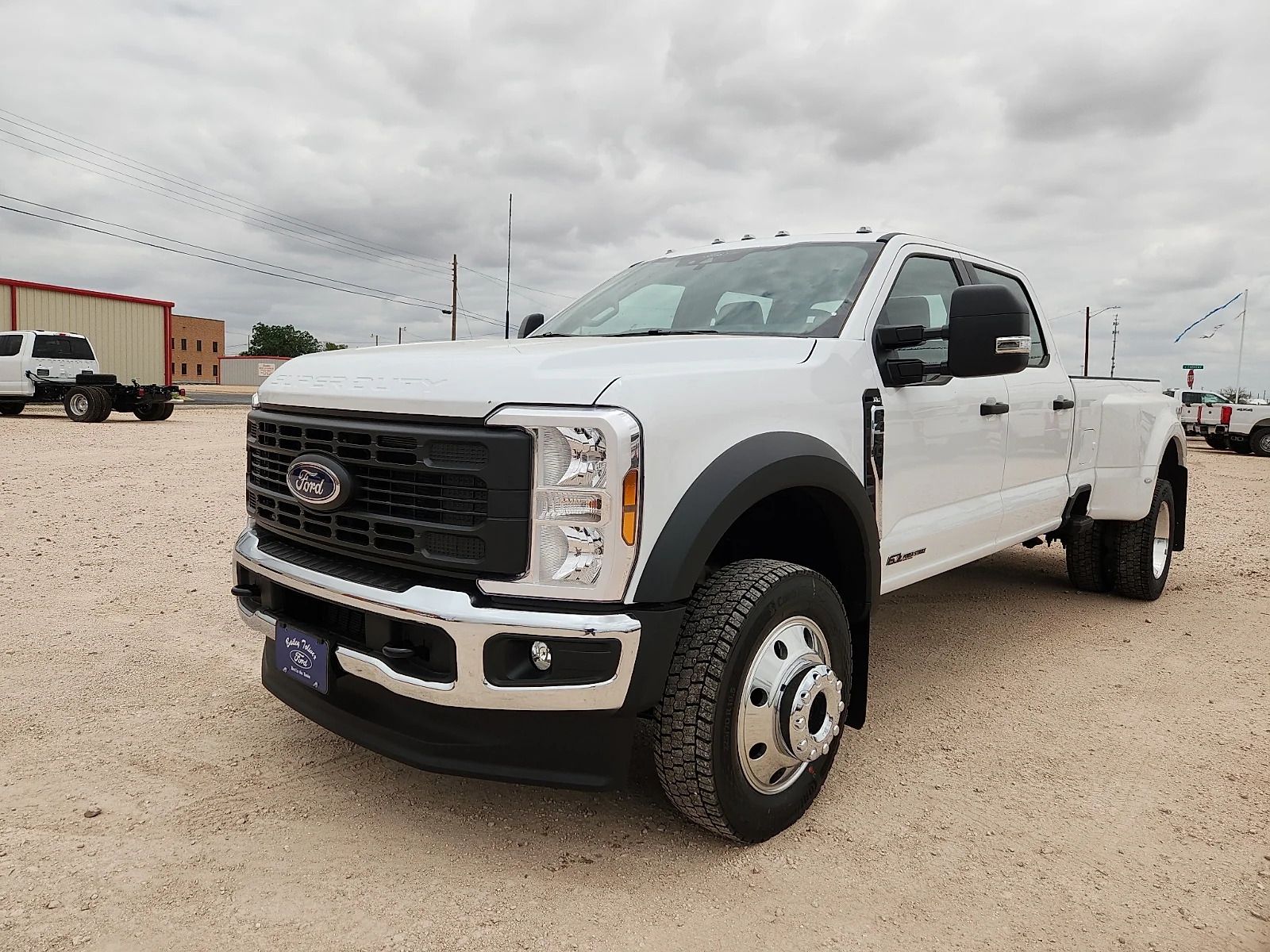 New 2026 Oxford White Ford F-450® XL image 3