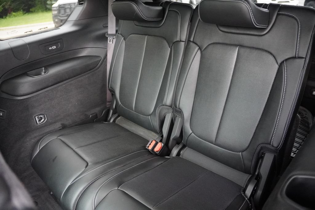 Certified Used 2021 Velvet Red Pearlcoat Jeep Overland image 18
