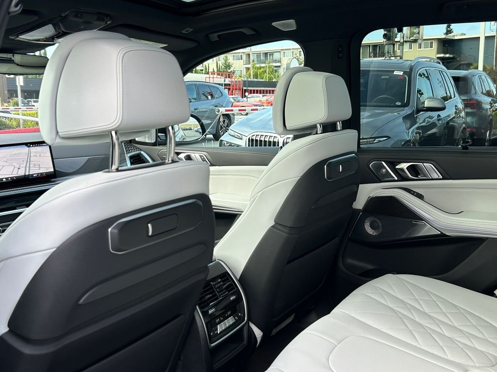 2026 BMW X5 M60i - Photo 27