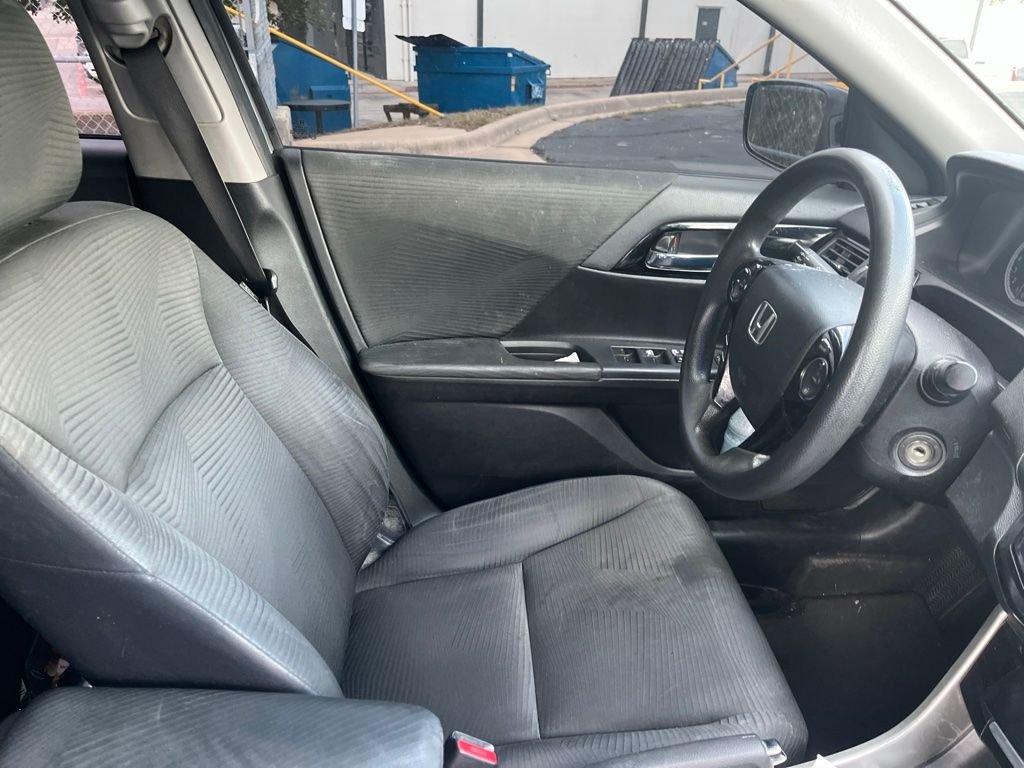 Used 2016 Lunar Silver Metallic Honda LX image 4