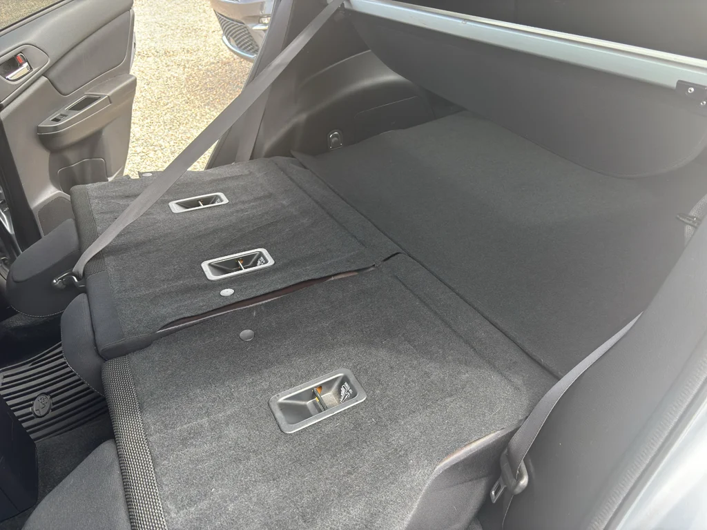 Used 2013 Ice Silver Metallic Subaru Premium image 39