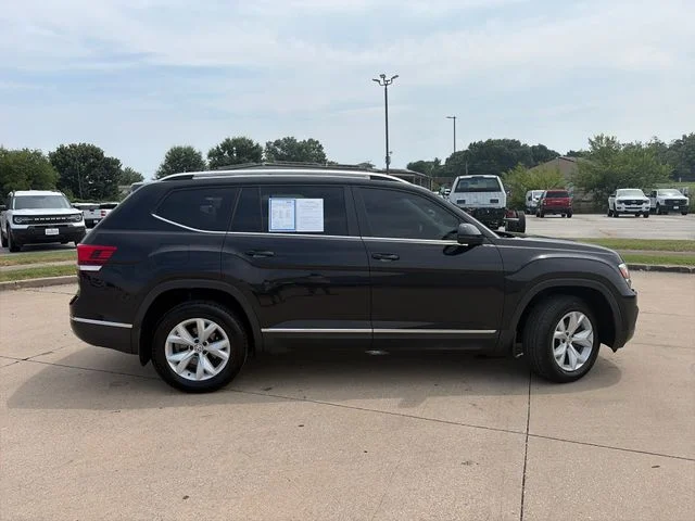 Used 2018  Volkswagen SEL image 6
