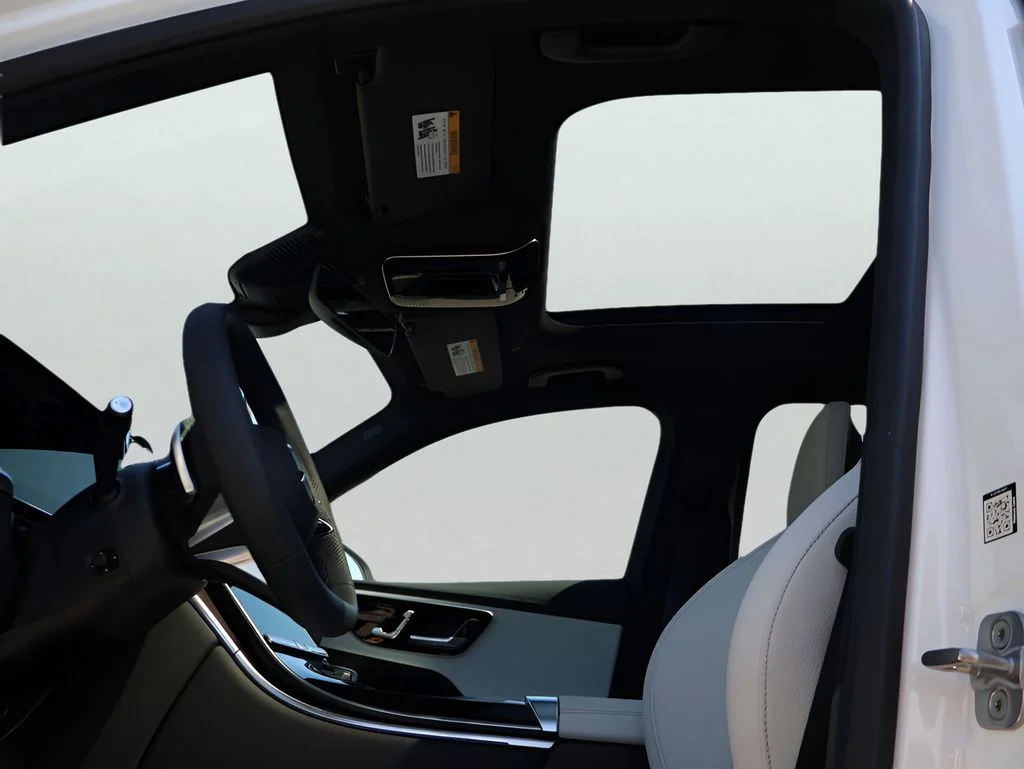New 2026 Polar White Mercedes-Benz GLC 300 image 40
