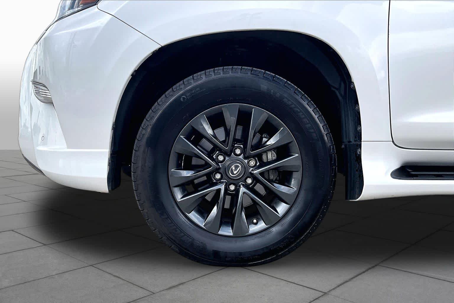 Used 2020 Starfire Pearl Lexus Premium image 11