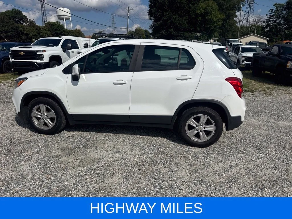 Used 2020 SUMMIT WHITE Chevrolet LS image 6