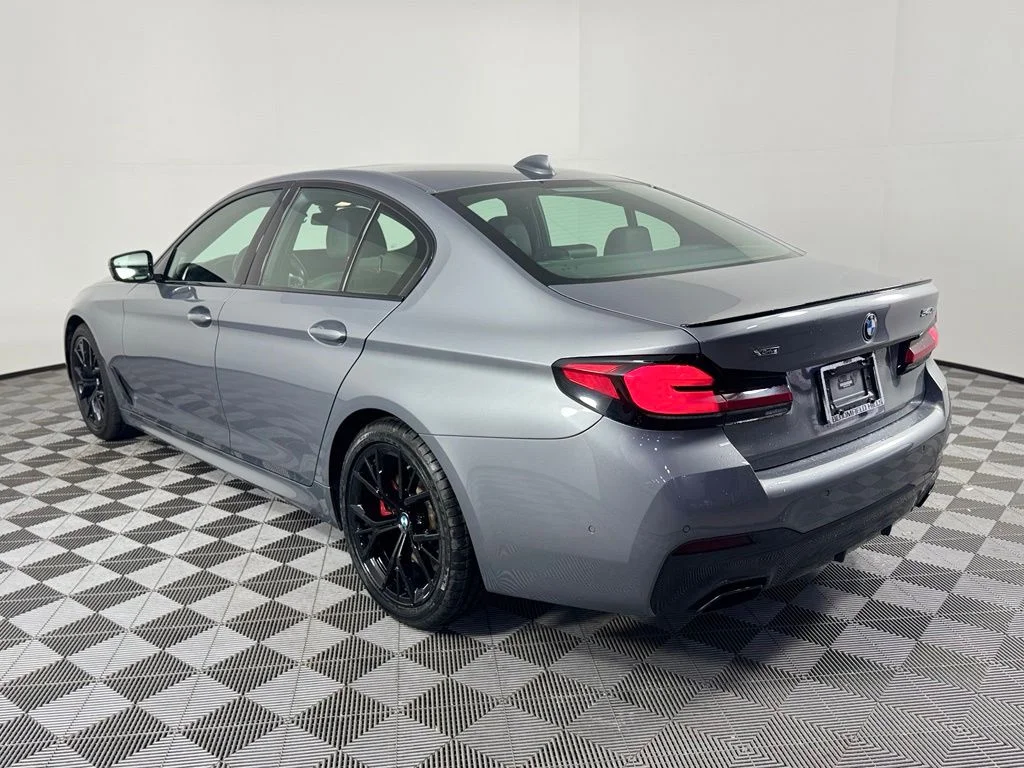 Certified Used 2023 Skyscraper Grey Metallic BMW 540i xDrive image 7
