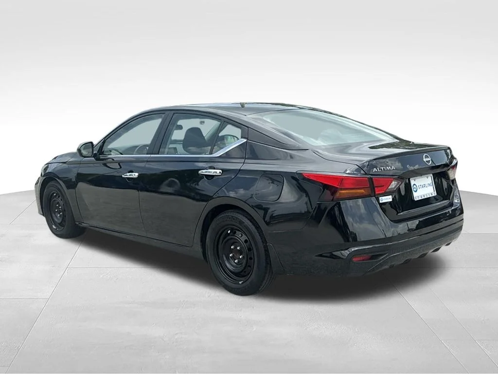 Used 2024 Black Nissan 2.5 S image 6
