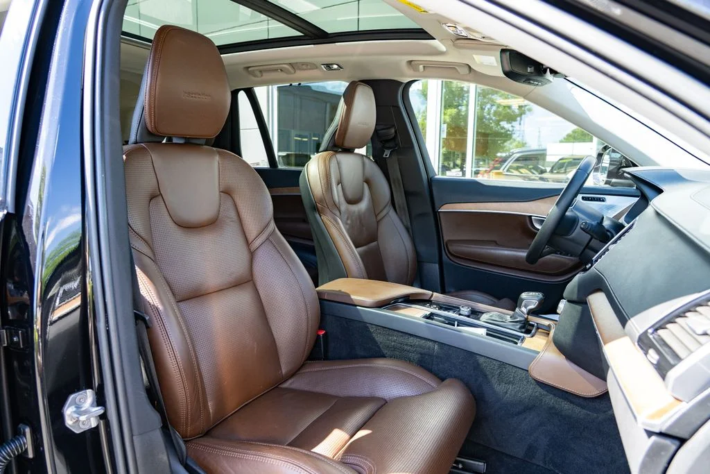 Used 2019 Black Volvo T6 Inscription image 28