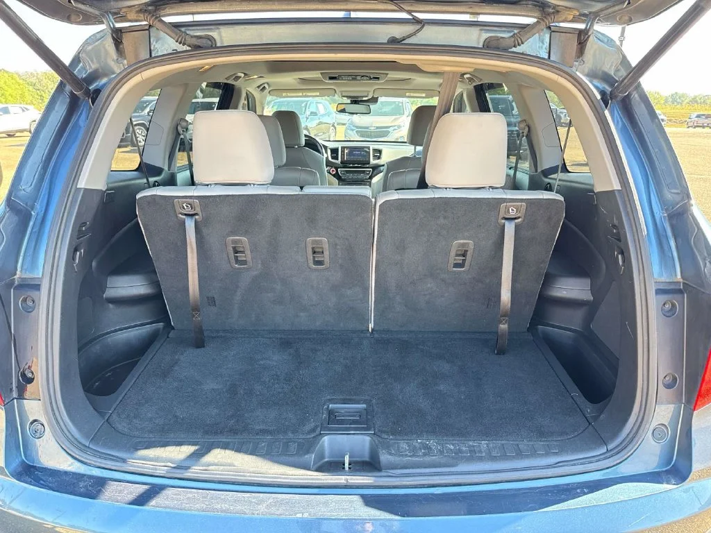 Used 2017 Blue Honda Elite image 11