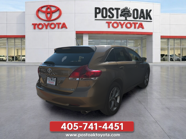 Used 2013 Gold Toyota LE image 7