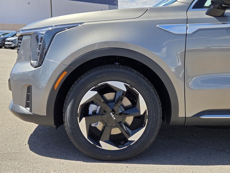 New 2026 Volcanic Sand Kia EX image 5