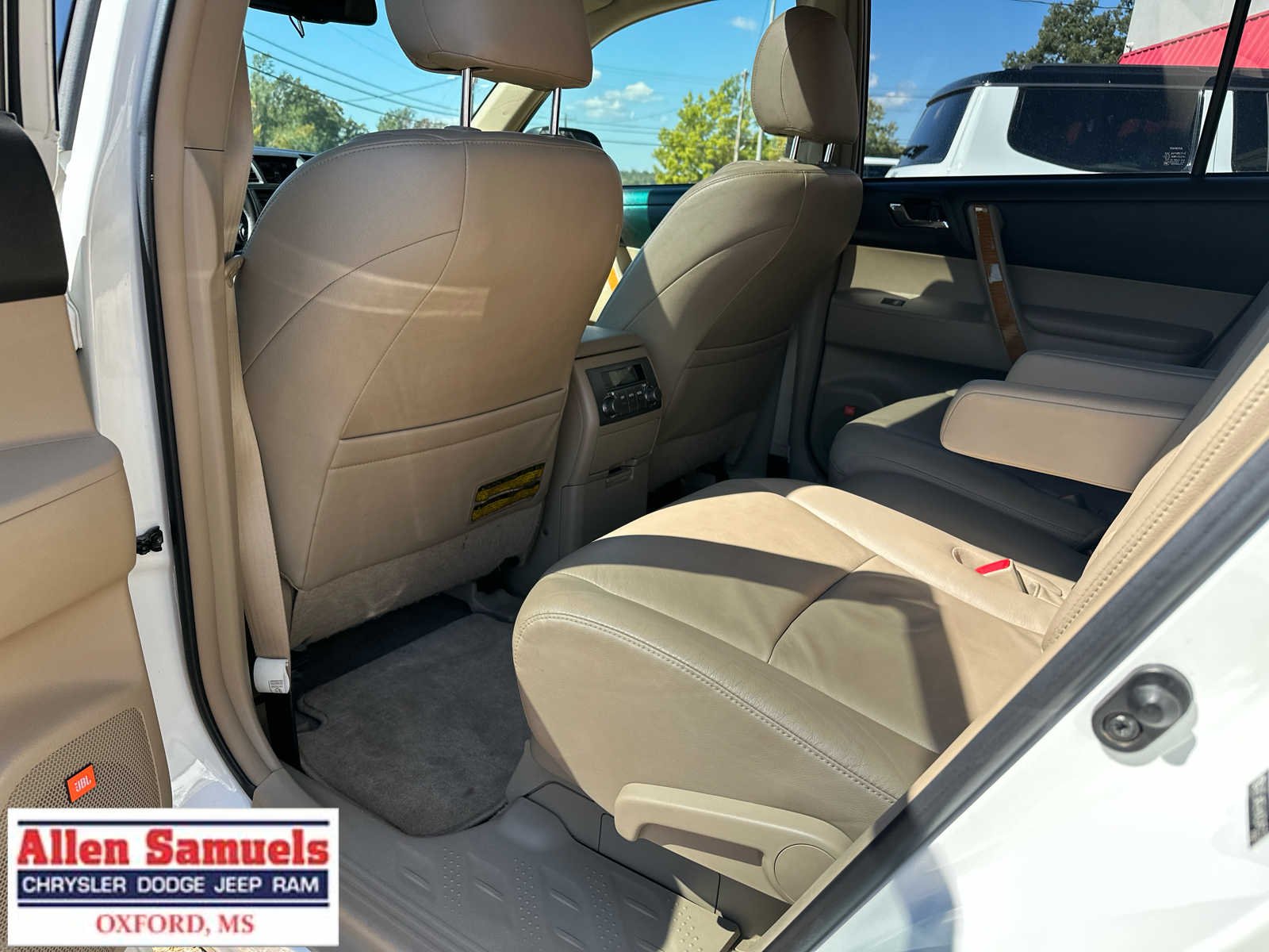 Used 2010 Blizzard Pearl Toyota Limited w/3rd Row image 14