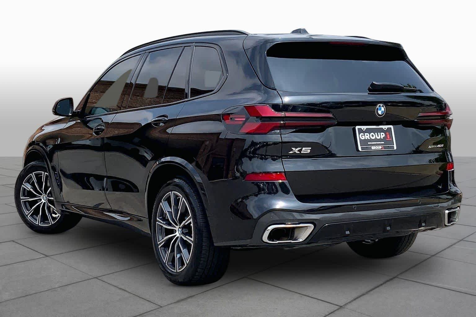 Used 2024 Black Sapphire Metallic BMW sDrive40i image 12