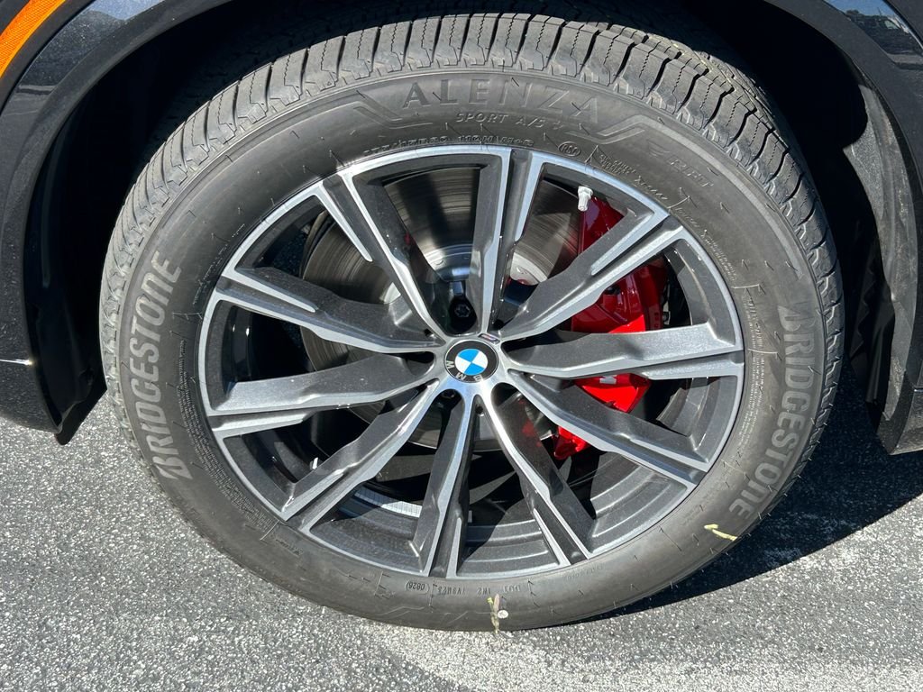 New 2026 Black Sapphire Metallic BMW xDrive40i image 9