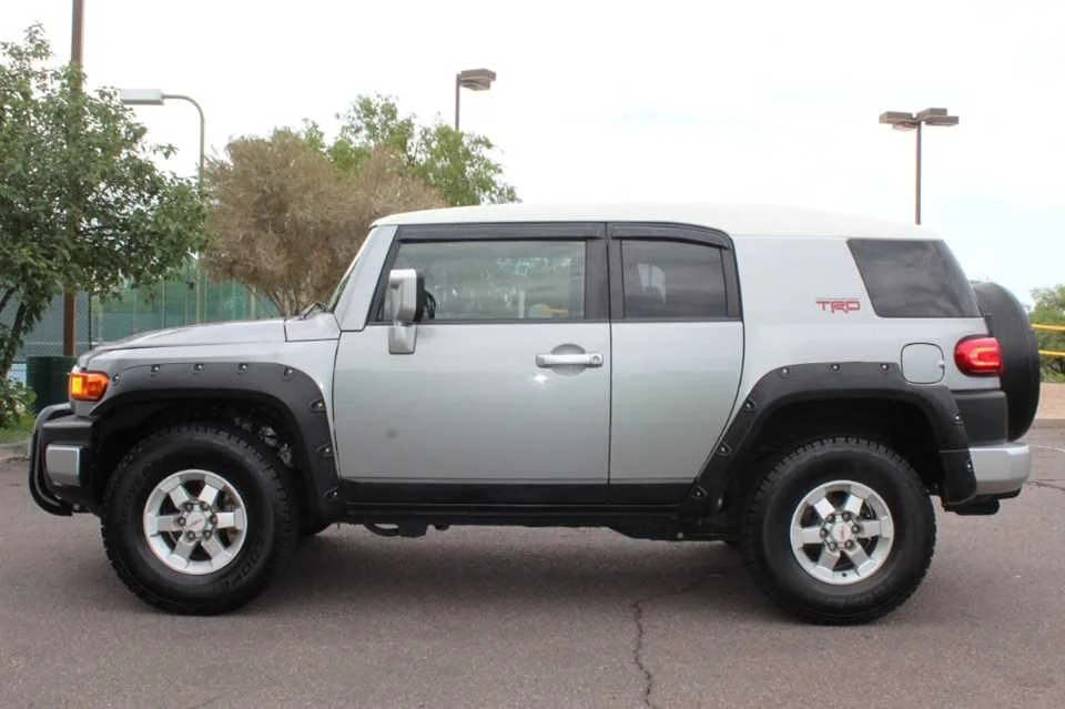 Used 2011 GRAY TOYOTA  image 5