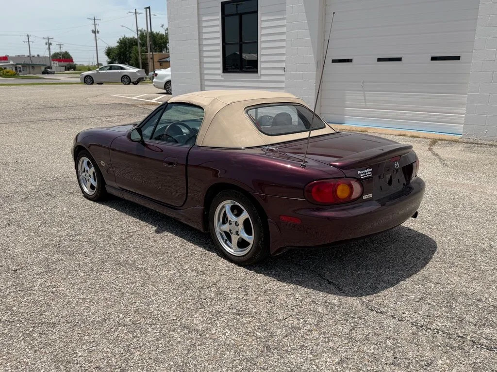 Used 2000 Red Mazda LS image 5