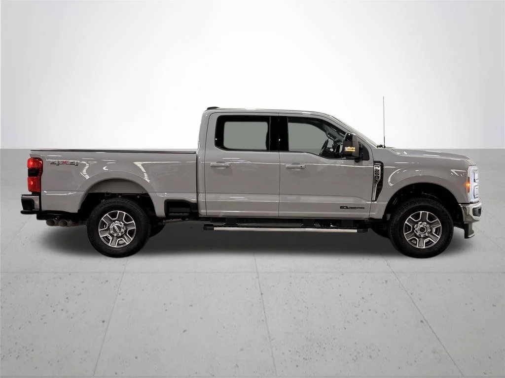 Used 2025 White Ford Lariat image 9