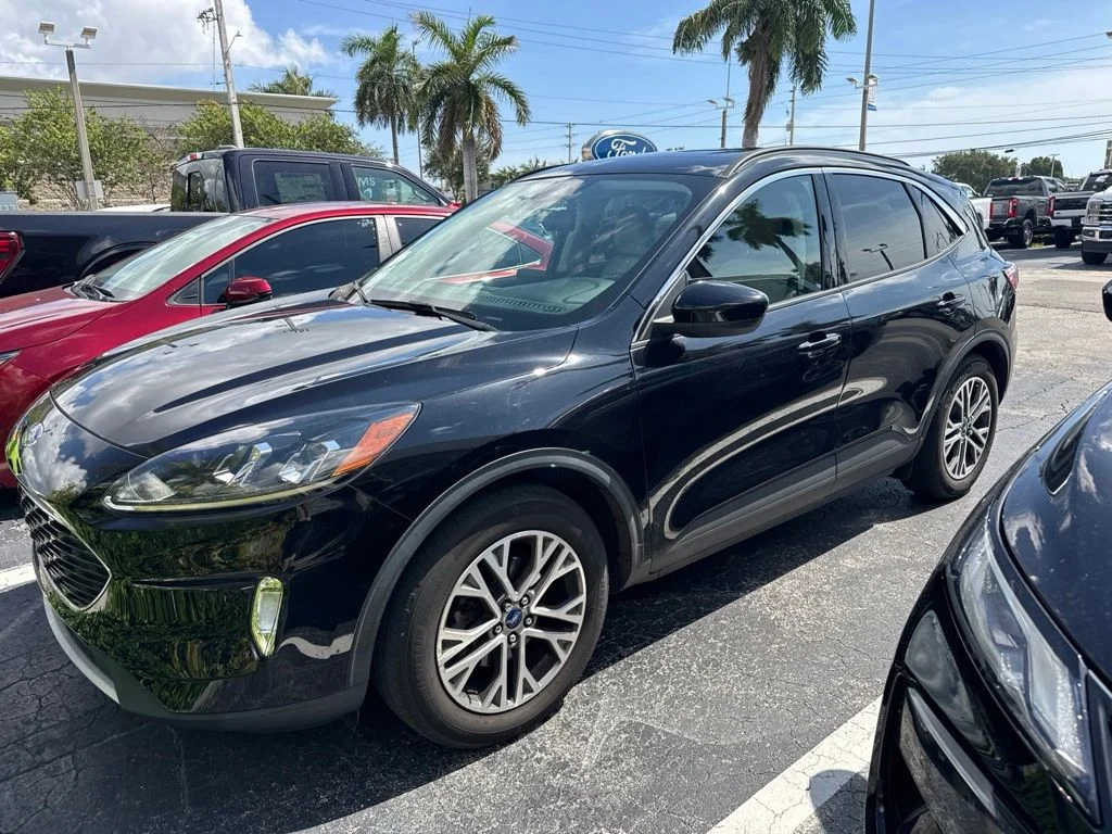 Used 2022 Black Metallic Ford SEL image 2