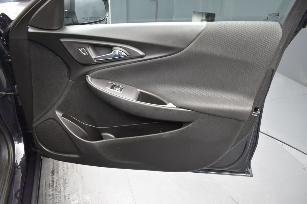 Used 2022 Gray Chevrolet LS image 6
