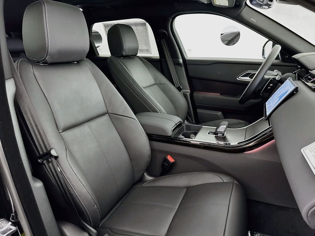 New 2026 Santorini Black Land Rover Belgravia Edition image 29
