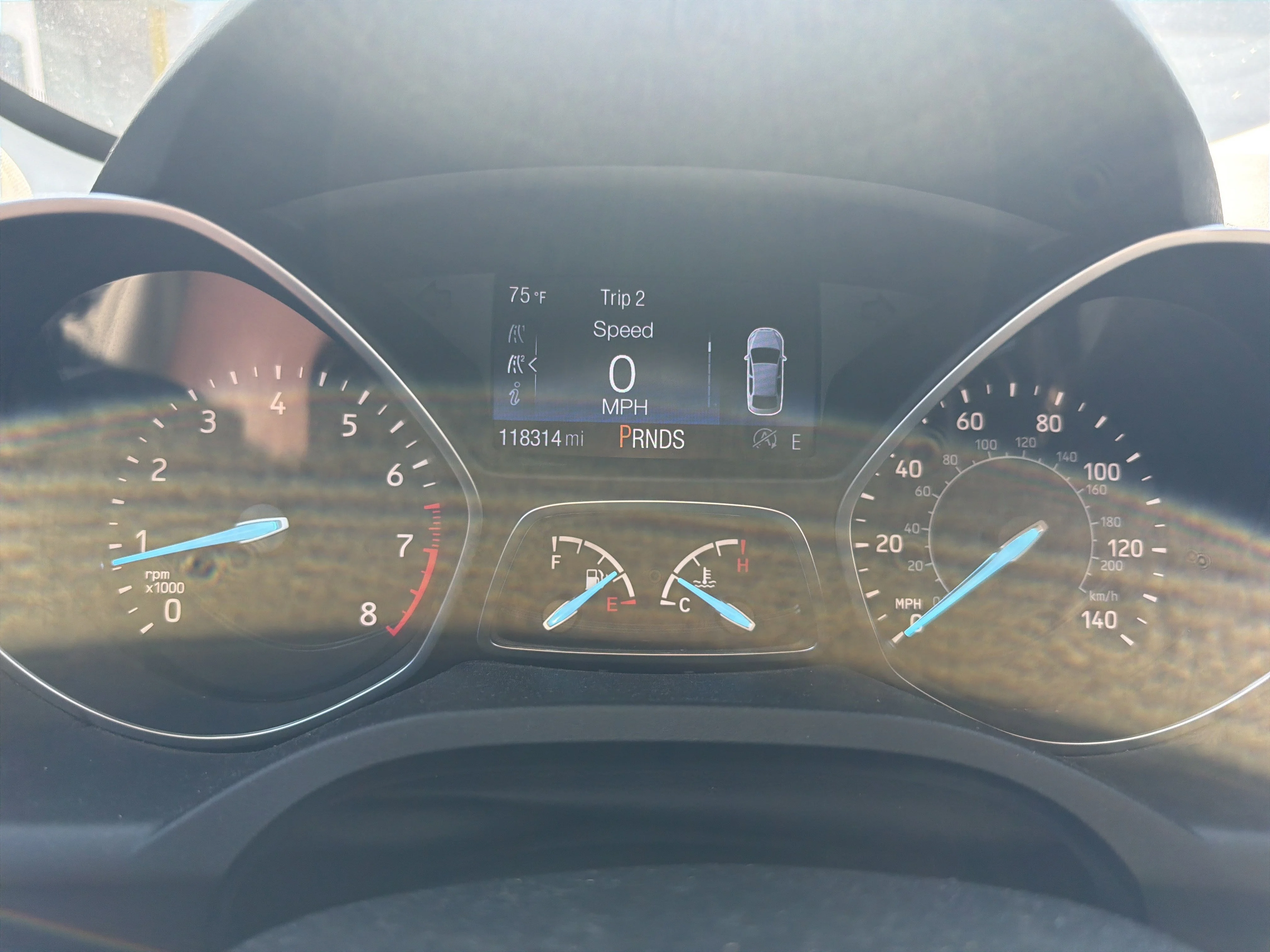 Used 2018 White Gold Metallic Ford SE image 8