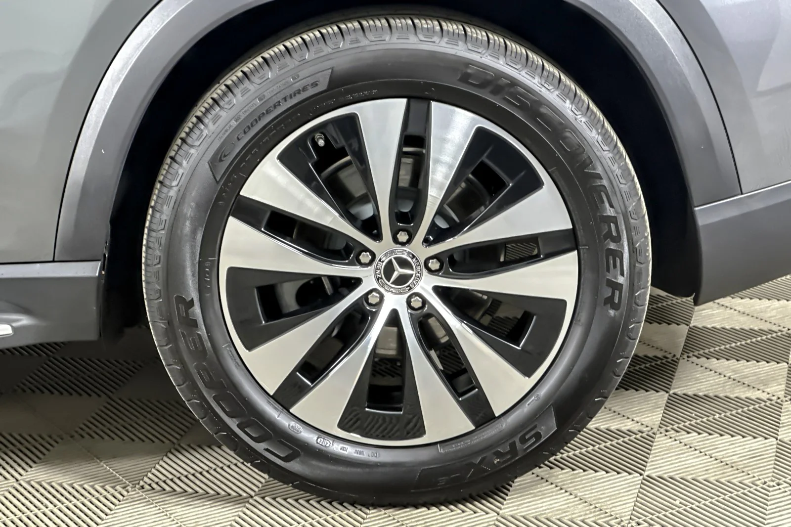 Used 2024 SELENITE GRAY Mercedes-Benz GLE 350 4MATIC® SUV image 26