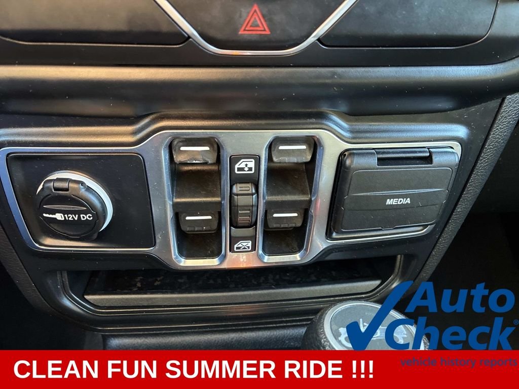 Used 2018 Gray Jeep Unlimited Sport S image 30