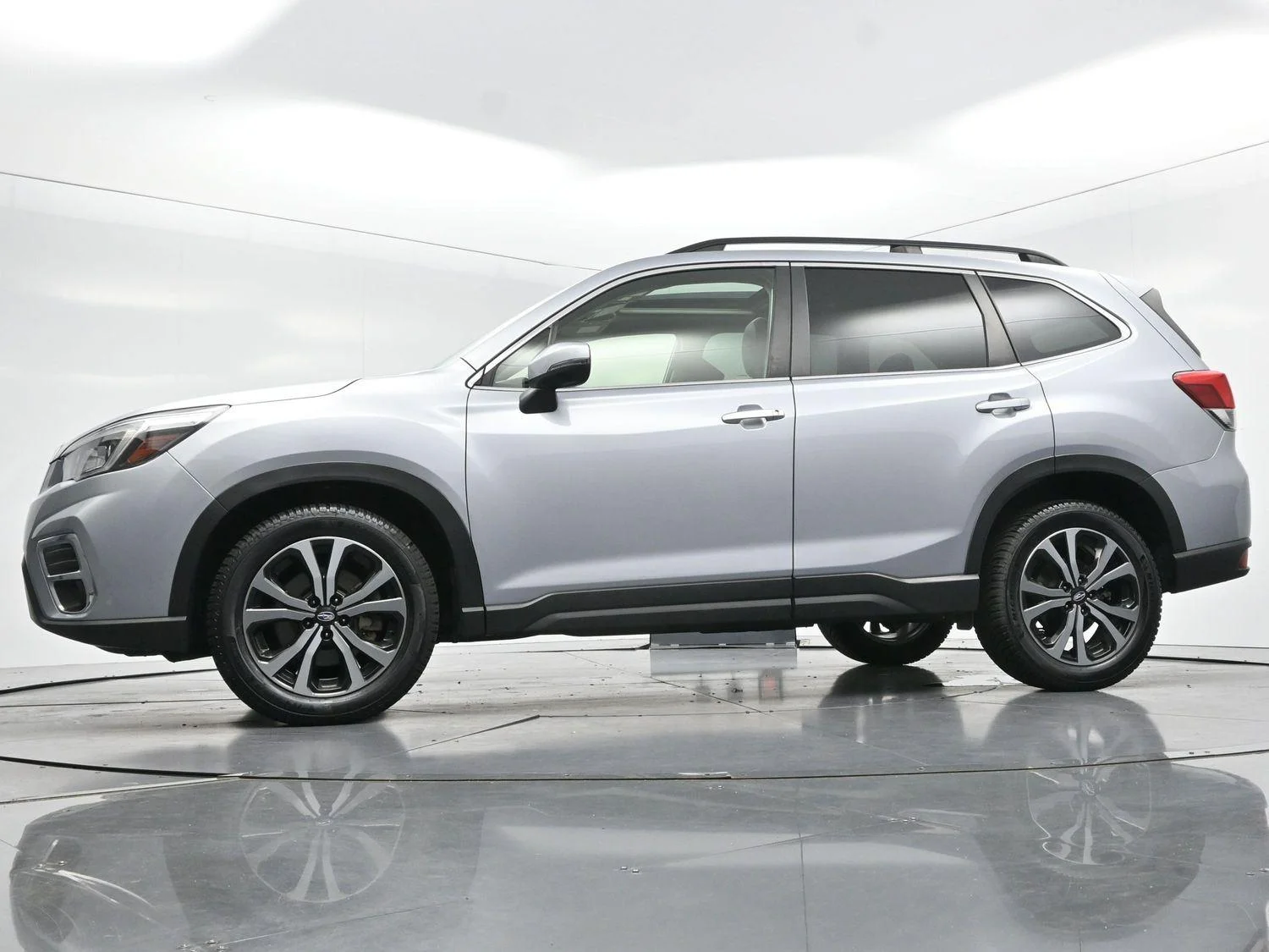 Used 2020 Ice Silver Metallic Subaru Limited image 46